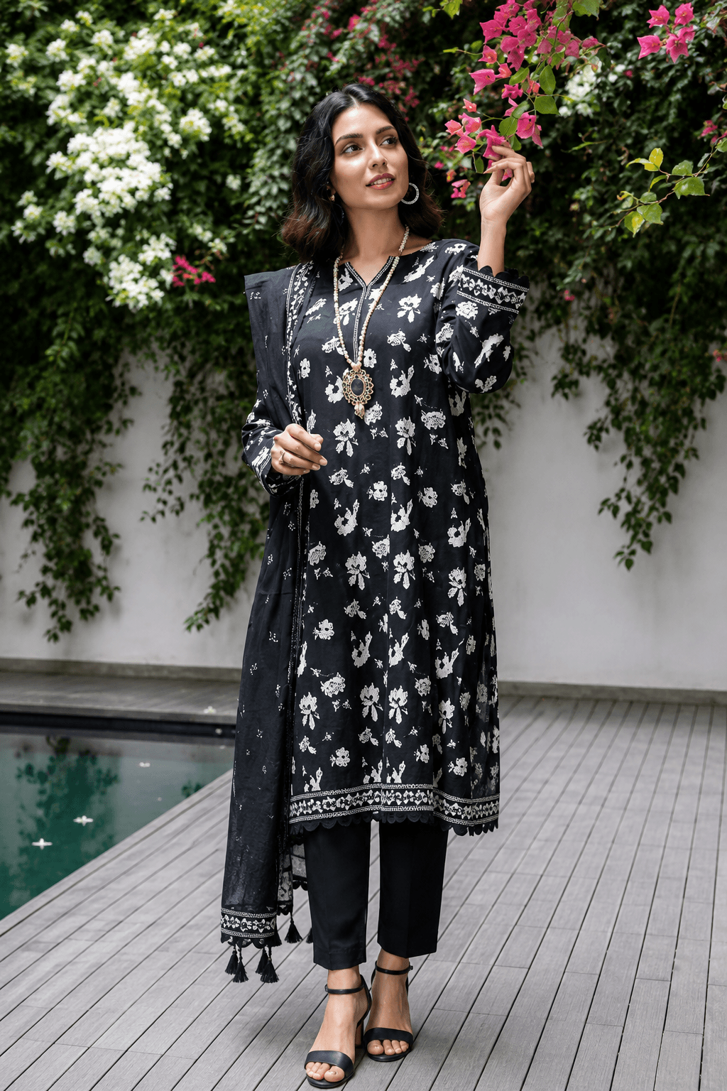 3 Piece Printed Lawn Suit – Classic Black Floral